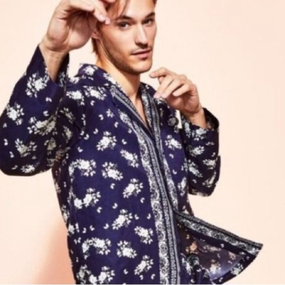 Royalty by Maluma Blue Heraldic Floral Pajama Shirt XL